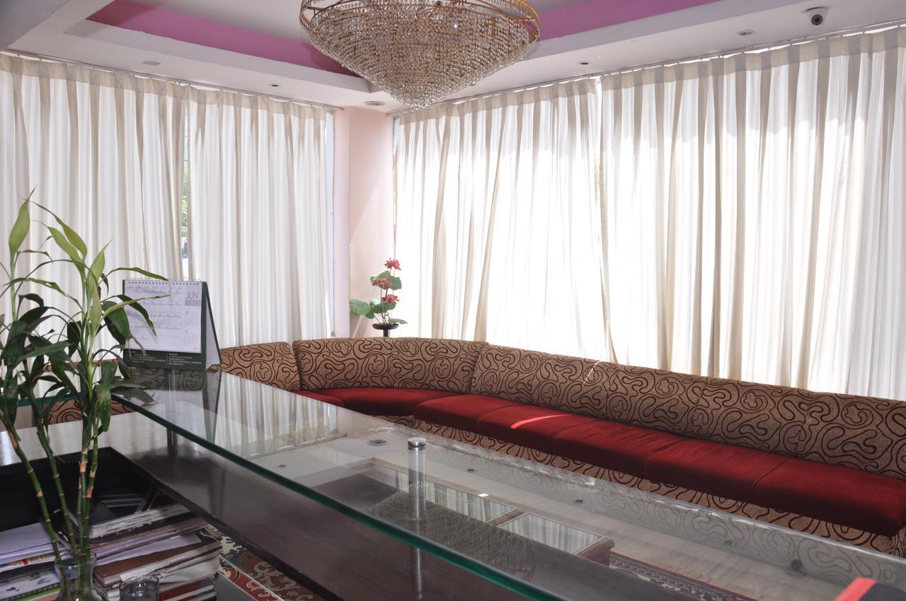 Hotel Samrat Kaushambi Ghaziabad Esterno foto