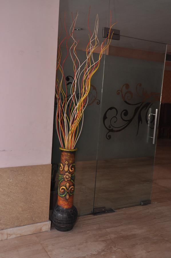 Hotel Samrat Kaushambi Ghaziabad Esterno foto
