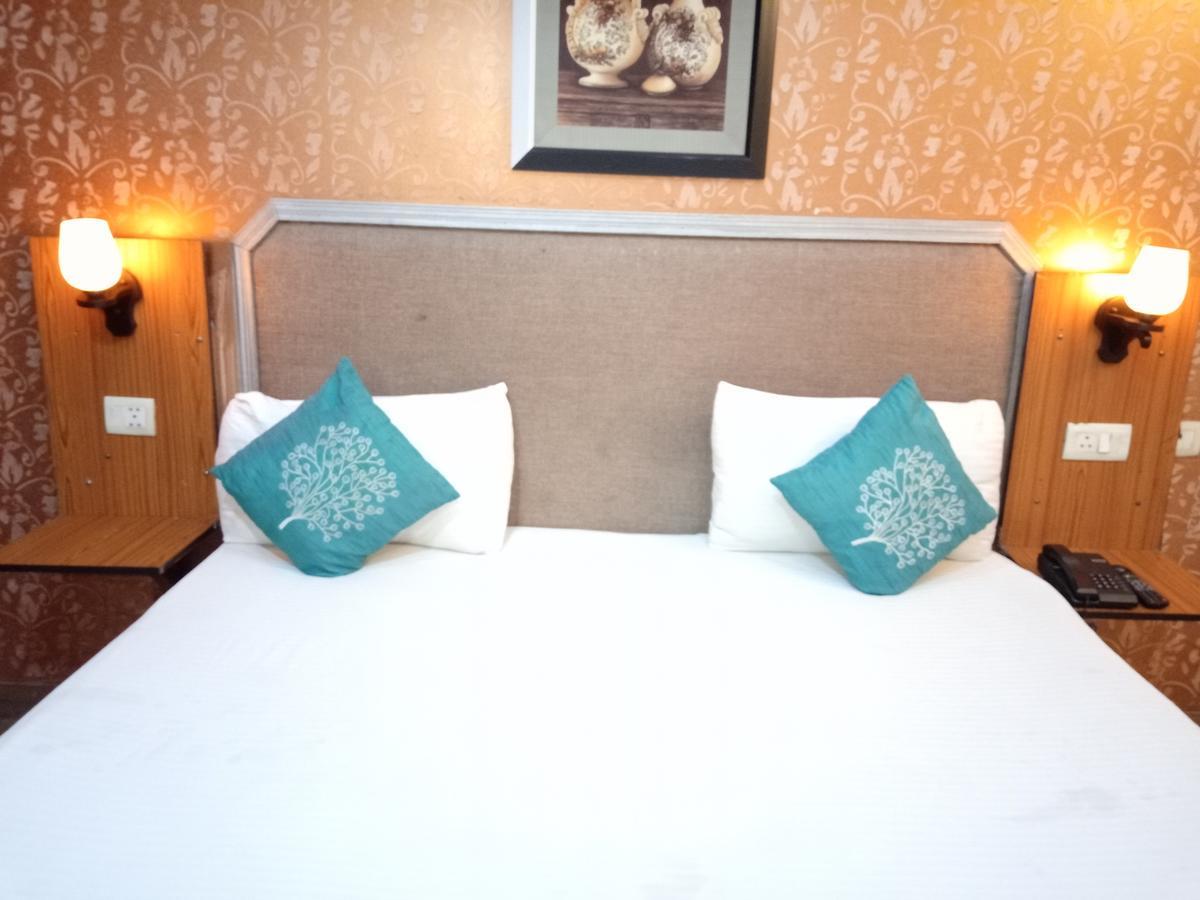 Hotel Samrat Kaushambi Ghaziabad Esterno foto