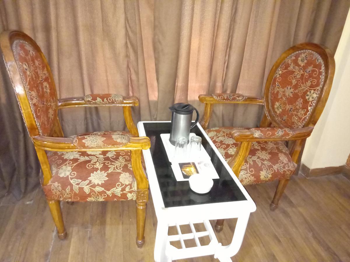 Hotel Samrat Kaushambi Ghaziabad Esterno foto